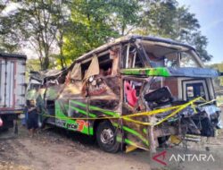 Kemarin, sopir bus SMK jadi tersangka-PPP serahkan bukti suara hilang