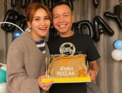 Viral Video Ayah Ayu Ting Ting Labrak Jamaah Malaysia saat Ibadah Haji: Jangan Hina Negara Saya!