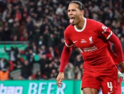 Virgil Van Djik Putuskan Bertahan di Liverpool