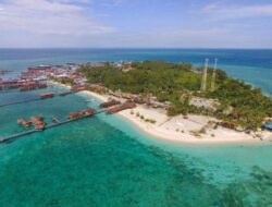 5 Pantai Terindah di Kalimantan, Pasir Putih dan Air Laut Biru