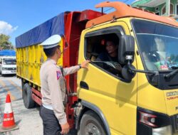 Polisi tilang 40 kendaraan barang yang melebihi kapasitas di Garut