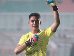 Penjaga Gawang Teguh Amiruddin Resmi Pisah dengan Arema FC