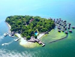 10 Pulau Eksotis di Kepulauan Seribu, Nomor 7 Punya Resort Bergaya Papua