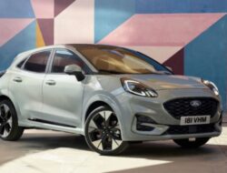 Mobil listrik Ford Puma Gen-E 2025 terlihat sedang diuji