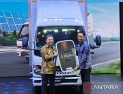 Perusahaan logistik Yusen Logistic jadi pembeli pertama Fuso eCanter