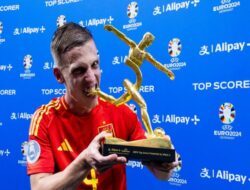 Spanyol Juara Euro 2024, Dani Olmo Pamer Gigit Sepatu Emas