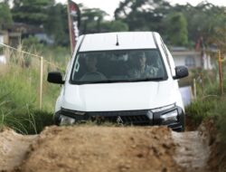 Menjajal lintasi medan off-road dengan All-new Triton