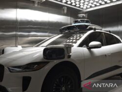 Robotaxi otonom Waymo mulai masuk ke jalan tol di Los Angeles