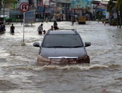 Langkah-langkah atasi kerusakan mobil terendam banjir